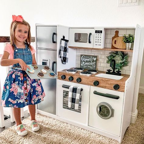 DIY play kitchen makeover! Farmhouse Kitchen renovation Play Kitchen Paint Ideas, Kids Kitchen Makeover, Toy Kitchen Makeover, Vintage Play Kitchen Makeover, Play Kitchen Makeover, Wooden Play Kitchen Makeover, Wood Play Kitchen Makeover, Kidkraft Kitchen Makeover, Repaint Play Kitchen