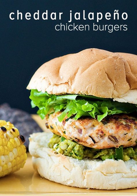 These Cheddar Jalapeño Chicken Burgers with Guacamole will always leave you wanting more! Check out this delicious recipe and make them for your family tonight. Easy Organic Meals, Big Burgers, Jalapeno Chicken, Chicken Burger, Fat Loss Foods, Chicken Sandwich, Wrap Sandwiches, A Chicken, Burger Recipes