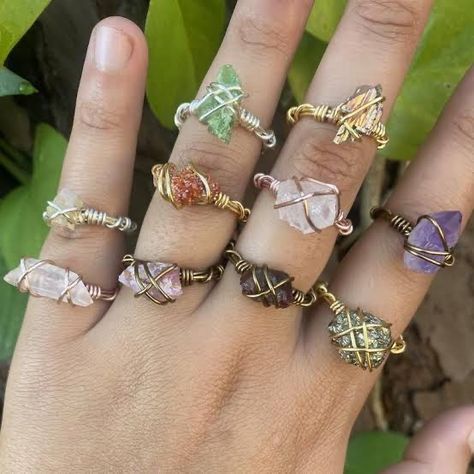 Wrapped Crystal Ring, Rings Wire, Beach Stones Jewelry, Ethereal Jewelry, Dope Jewelry Accessories, Braided Bracelet Diy, Diy Beaded Rings, Wire Wrapped Stone Jewelry, Butterfly Shoes