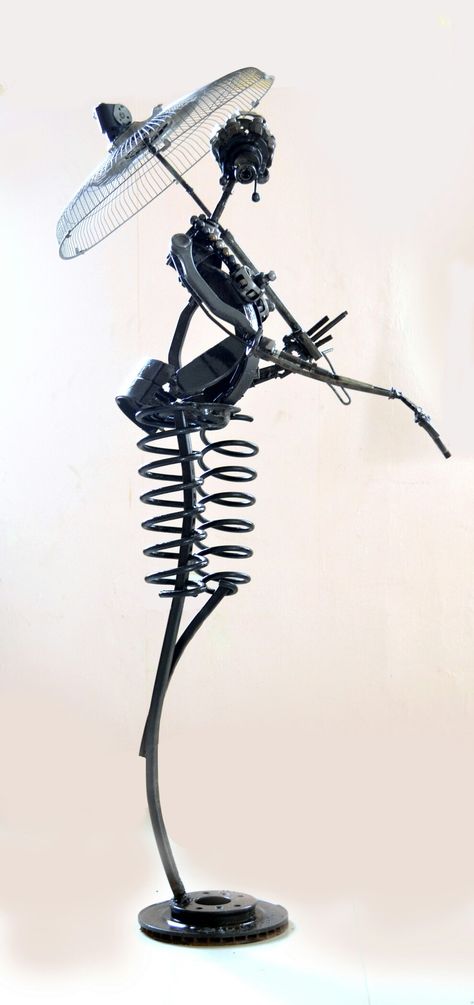 Simple Juncks. A lady with umbrella  2013 Dotun Popoola Umbrella Sculpture, Lady With Umbrella, Welded Art, Welding Art, A Lady, Design Working, Creative Design, Contemporary Art, Umbrella