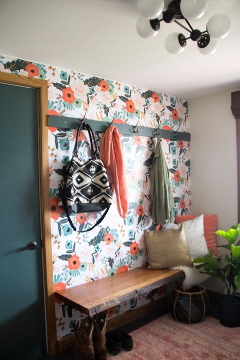 Mudroom Modern Mudroom, Farmhouse Mudroom, Vintage Lockers, House Of Turquoise, Mudroom Design, With Wallpaper, Bench Designs, Green Door, Mudroom Bench