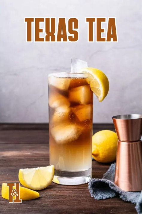 Quench your thirst and embrace the Lone Star spirit with this classic Texas Tea cocktail! A bold blend of spirits and flavors, perfect for kicking back and enjoying the Texas vibe. Twisted Tea Cocktails, Texas Tea Recipe, Texas Tea Cocktail, Tipsy Texan Cocktail, Texas Cocktails, Lemonade Punch Recipe, Longhorn Steakhouse, Texas Tea, Lemonade Punch