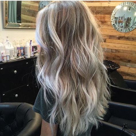 Contrast Hair Color Blondes, Best Hair Color To Hide Grey Hair Blonde Highlights, Gray Coverage Highlights For Dark Hair, Ashy Balayage Blonde, Lowlights And Highlights For Blondes, Ashy Cool Blonde Balayage, Blonde With Root Melt, Blonde 2023, Blonde Winter