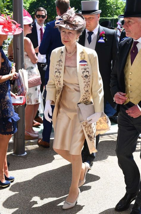 Lady Ann, Timothy Laurence, Royalty Fashion, Zara Phillips, Reine Elizabeth Ii, Reine Elizabeth, Sarah Ferguson, Princess Elizabeth, Princess Beatrice