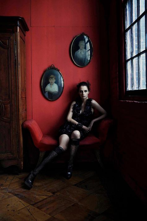 Suzie Bird by Chloe Crespi for Harper’s Bazaar Spain September 2010 Poses Leaning, Goth Editorial, Scary Fashion, Macabre Fashion, 2010 Fashion, Harper’s Bazaar, Dark Photography, Harper's Bazaar, Harpers Bazaar