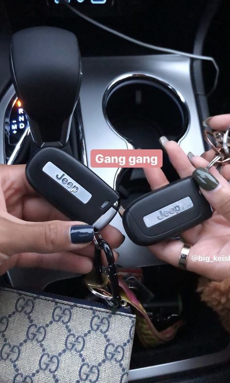 Jeep Car Keys, Jeep Keys, Cars Mercedes, Girly Car Accessories, Dream Cars Mercedes, Girly Car, Jeep Cars, Jeep Renegade, Future Car