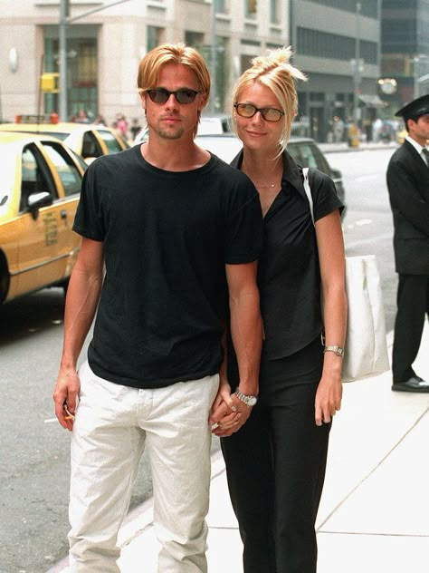 90s Style Icons, Brad Pitt Style, Celebrity Summer Style, Throwback Outfits, Famous Couples, 90s Outfit, Gwyneth Paltrow, All Black Outfit, Brad Pitt