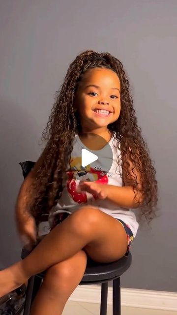 Ygwigs on Instagram: "I see a beautiful and happy child and I'm sure the braids won't bother her!❤️😍😍  Video by @desembaraca_   #twistout #bohoknotlessbraids #knotlessbraids #ygwigs #bohobraiding #hairstyle #bohobraids #bulkhair #hairextension #hairstyle #fyb #foryoupage #hairstlist #trending #humanhair #humanhairbraids #deepcurly" Boho Braids On Kids, Kids Boho Knotless Braids, Boho Braids For Kids, Kids Boho Braids, Goddess Braids For Kids, Mixed Kids Hairstyles, Happy Child, Kid Braid Styles, Bohemian Braids