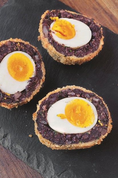 Homemade Scotch Eggs, Scotch Eggs Recipe, Scotch Egg, Healthy Egg Recipes, Black Pudding, Scottish Recipes, Scotch Eggs, River Cottage, Pub Food