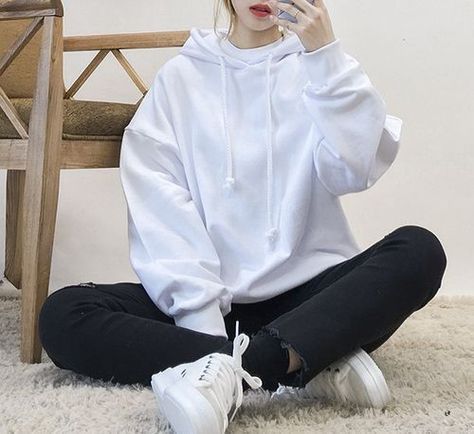 oversized hoodie Moda Ulzzang, Outfit Designer, Mode Ulzzang, Korean Girl Fashion, Korean Fashion Trends, Ulzzang Fashion, Hoodie Outfit, Korea Fashion, Inspired Outfits