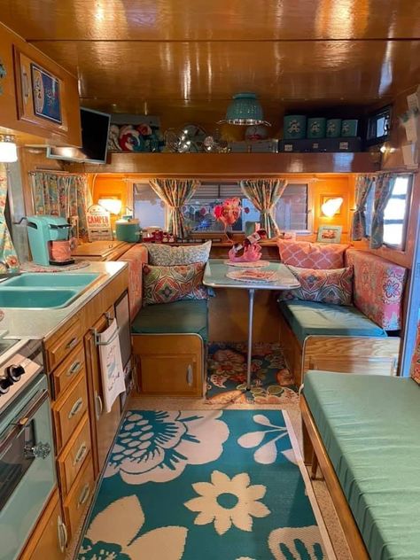 70s Trailer Interior, 70s Camper Aesthetic, Vintage Travel Trailers Interiors Ideas, Van Aesthetic, Enclosed Trailer Camper, Camper Interior Design, Old School Bus, Tiny House Camper, Bus Living