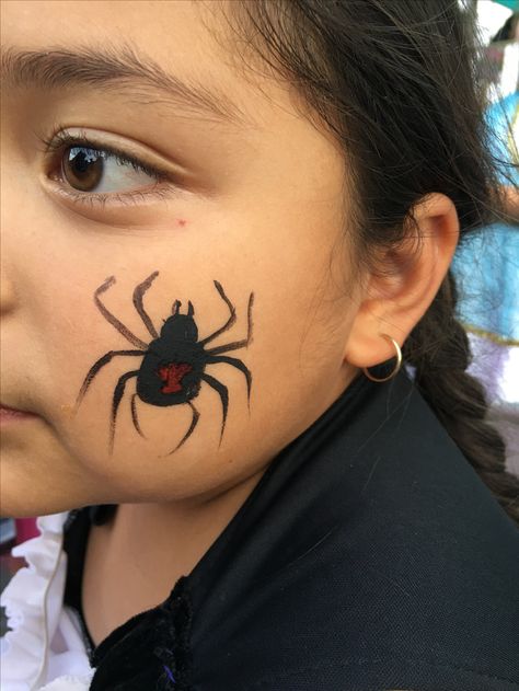 Spider face painting Spiderman Face Paint Easy, Spider Man Face Paint Easy, Spider On Face, Face Paint Spider, Spider Face Paint, Spiderman Face Paint, Oil Pastel Art Ideas, Kids Halloween Makeup, Spider Man Face Paint