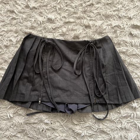 Grey pleated mini skirt - Depop Short Skirt Aesthetic, Grey Pleated Mini Skirt, Grey Plaid Skirt, Pinterest Wardrobe, Skirt Aesthetic, Grey Plaid, Plaid Skirt, Pleated Mini Skirt, Plaid Skirts