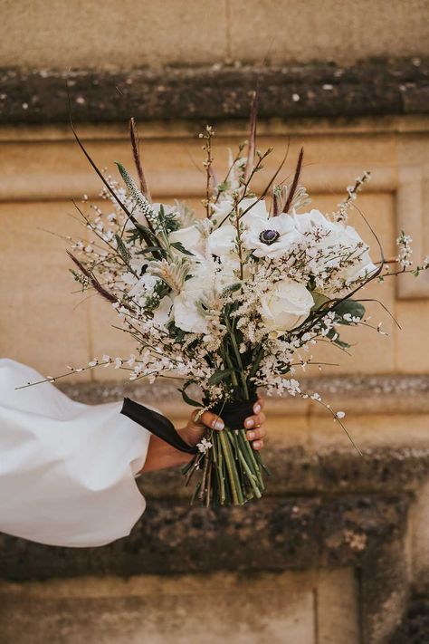 White Wedding Bouquets with Roses And Anemones Winter Bouquet Wedding December, Winter Wedding Flowers Bouquets, Anemone Bridal Bouquet, Winter White Wedding, Wedding December, Bouquet With Roses, Anemone Bouquet, Elegant Wedding Bouquets, Simple Wedding Bouquets