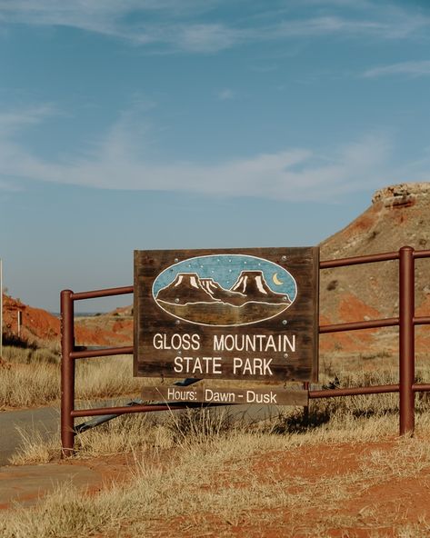 Gloss Mountains State Park - Oklahoma — Kathryn Trattner Gloss Mountain State Park Oklahoma, Oklahoma Aesthetic, Playlist Photos, America Nature, Oklahoma State Parks, Oklahoma Photography, Oklahoma Travel, Country Vibes, Hiking Trips