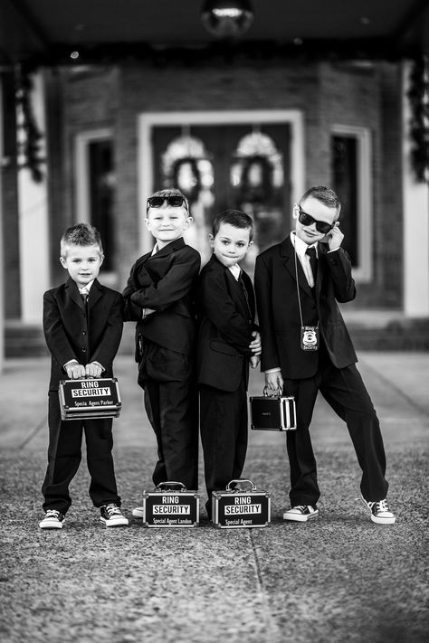 Ring Security Crew, Ring Bear Security, Security Ring Bearer Boys, Ring Bearer Photo Ideas, Wedding Ring Security Boys, Multiple Ring Bearer Ideas, Ring Boy Wedding, Ring Security Ring Bearer, Ring Security Wedding