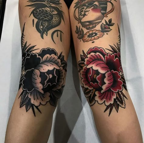 Leg Pit Tattoo, Traditional Flower Sleeve, Black And Red Traditional Tattoo, Traditional Knee Tattoo, Traditional Tattoo Knee, Knee Tattoos, Palm Mehndi, Traditional Style Tattoo, Tattoos Mandala