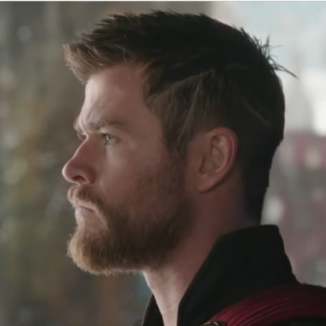 Thor Ragnarok Thor Ragnarok Haircut, Chris Hemsworth Thor Ragnarok, Chris Hemsworth Hair, Temp Fade Haircut, Braids With Fade, Chris Hemsworth Thor, Thor Ragnarok, Mens Haircuts Fade, Mens Haircuts Short