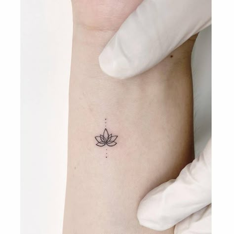 Lotus Tattoo Wrist, Flower Tattoo Minimalist, Lotus Flower Tattoo Wrist, Tiny Lotus Tattoo, Simple Lotus Flower Tattoo, Simple Lotus Tattoo, Small Lotus Flower Tattoo, Small Lotus Tattoo, Lotus Flower Tattoo Design