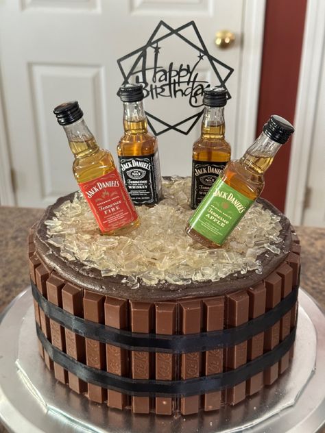 Barrel Cake Design, Miller Lite Cake, Spilled Drink, 21 Cake, Jack Daniels Barrel, Decor Tort, Barrel Cake, Cocktail Cake, 21st Bday Ideas