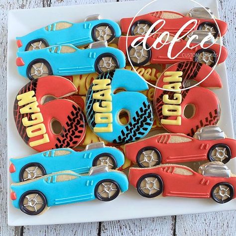 Monster Truck Cookies, Royal Icing Cookies Recipe, Car Cookies, Flooding Cookies, Race Car Themes, Hot Wheels Party, Sugar Cookie Royal Icing, Birthday Desserts, Car Themes