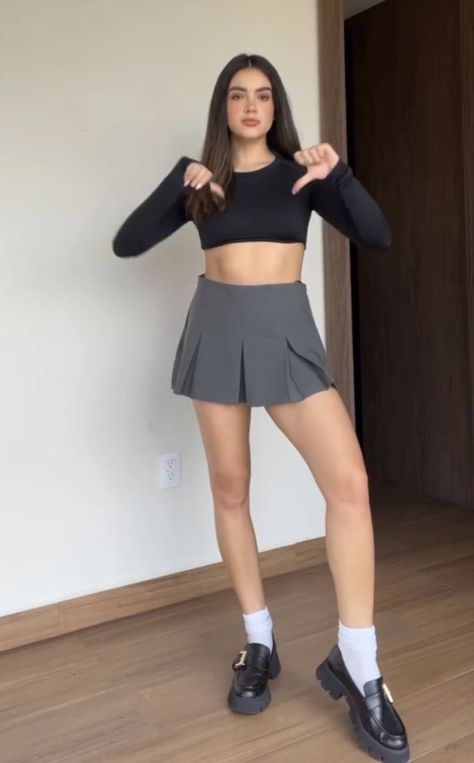 Grey Skirt Outfit Aesthetic, Gray Tennis Skirt Outfit, Platform Heel Outfit, Grey Skirt Outfit, Platform Heels Outfit, Grey Tennis Skirt, Gray Skirt Outfit, Skirt Outfits Aesthetic, Outfit Grunge