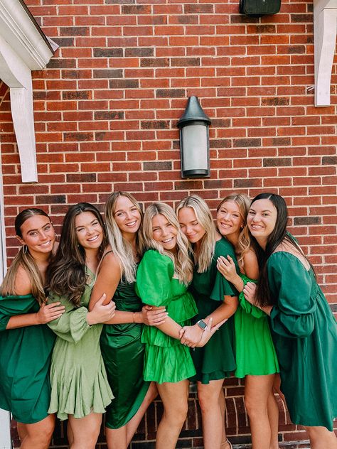 Green Group Outfits, Sisterhood Round Dress, Green Photoshoot Ideas, Sorority Exec Photoshoot, Sorority Photoshoot Ideas, Sorority Recruitment Dresses, Publicity Ideas, Sisterhood Round, Recruitment Dresses