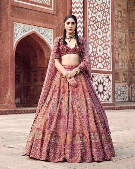 Shalimar – Payal Keyal Payal Keyal, Gowns Aesthetic, Latest Bridal Lehenga, Asian Bridal Dresses, Indian Bride Outfits, Bridal Dresses Pakistan, Simple Gowns, Fancy Sarees Party Wear, Indian Dresses Traditional