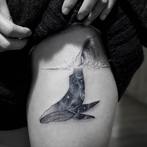 But a dolphin Whale Tattoo, Tier Tattoo, Universe Tattoo, Petit Tattoo, Tattoo Back, Whale Tattoos, Ocean Tattoos, Inspiration Tattoos, Space Tattoo