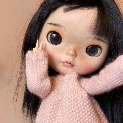 Doll Photography, Cute Profile Pictures, Photo Challenge, Collector Dolls, Felt Art, Blythe Doll, Blythe Dolls, Beautiful Dolls, Cute Anime Character