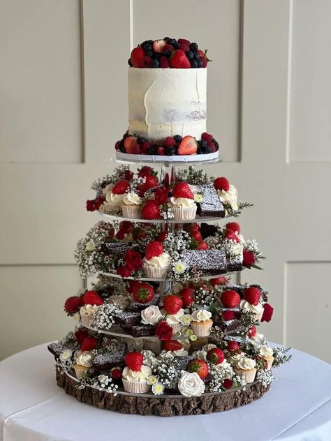 Cake Stand For Wedding Cakes, Wedding Cake With Desserts, Vegan Wedding Cupcakes, Wedding Cake Tower Ideas, Wedding Tower Cake, Brownie Tower Wedding Cake, Cupcake Cake Tower, Wedding Cake With Brownies, Cute Wedding Dessert Ideas