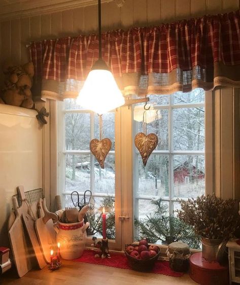 Cottage Core Christmas, Grandma Aesthetic, Cottagecore Christmas, Cottage Christmas, Warm Christmas, Grandmas House, Cozy Cottage, Country Christmas, Christmas Aesthetic