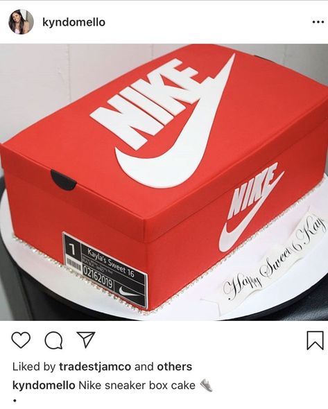 Nike Shoe Box Cake, Sneaker Cake Ideas, Nike Cake, Prince Baby Shower Cake, Sneaker Party, Shoe Box Cake, Basketball Birthday Cake, Dj Cake, Basket Cake