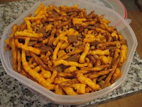 Feeding a family with love and great food!: I love Mary's snack mix! Oat Squares Recipe, Tailgating Snacks, Chex Snack Mix, Check Mix, Munchies Snacks, Fish Snacks, Trail Mix Recipes, Quaker Oats, Chex Mix Recipes