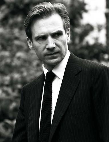 Ralph Finnes, Genius People, The Constant Gardener, Joseph Fiennes, The English Patient, Hot British Men, Tv Shows Funny, Ralph Fiennes, Irish Boys