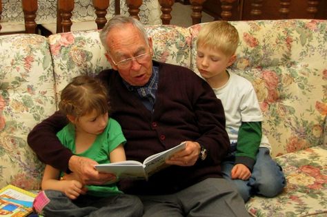 Pin for Later: 14 Definitive Reasons Grandparents Are the Absolute Best They tell the best stories. Joy Of Living, Reading Stories, Real Life Stories, Simple Life, Tell Me, Helping People, Family Photos, Feel Good, Photo Galleries