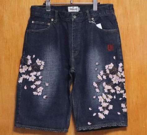 KARAKURI TAMASHII (W34) 292669Sakura embroidery shorts jeans | eBay Karakuri Jeans, Embroidery Shorts, Shorts Jeans, Fit Inspo, Dream Wardrobe, Fitness Inspo, Jean Shorts, Cool Outfits, Fashion Outfits