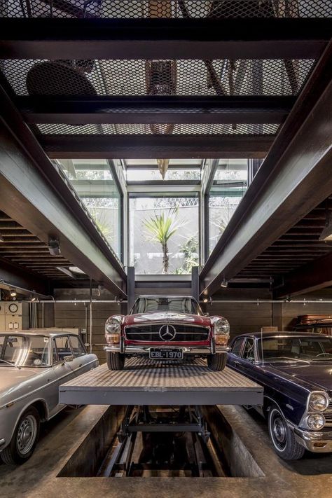 Underground Garage, Ultimate Garage, Luxury Garage, Car Workshop, Modern Garage, Garage Interior, Shipping Container House, Garage Design, Dream Garage