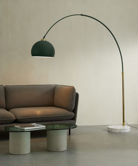 Bow, grand lampadaire arqué, vert et laiton | MADE.com Lounge Lamps, Arch Lamp, Lamp Green, Large Floor Lamp, Lounge Lighting, Floor Lamps Living Room, Arched Floor Lamp, Arc Lamp, Bachelor Pad