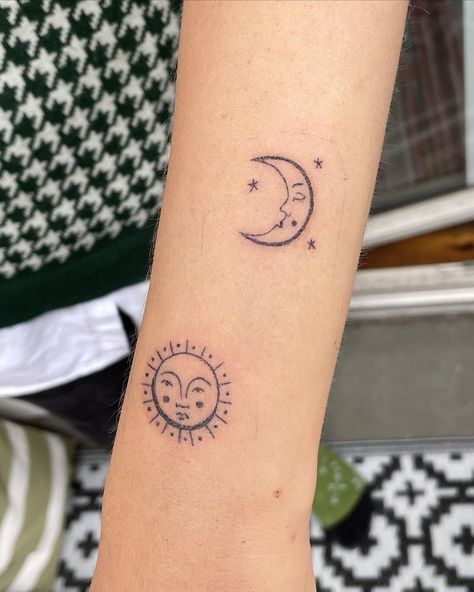 Hand Poke Tattoo Berlin on Instagram: “🌞 & 🌛 . . . . #tattoo #handpoke #handpoketattoo #handpokeartist #berlintattoo #berlinhandpoke #handpokeberlin #tattooberlin…” Hand Poke Tattoo, Aesthetic Tattoo Ideas, Indie Tattoo, Berlin Tattoo, Taboo Tattoo, Cute Simple Tattoos, Unique Tattoo Ideas, Sun And Moon Tattoo, Small Shoulder Tattoos