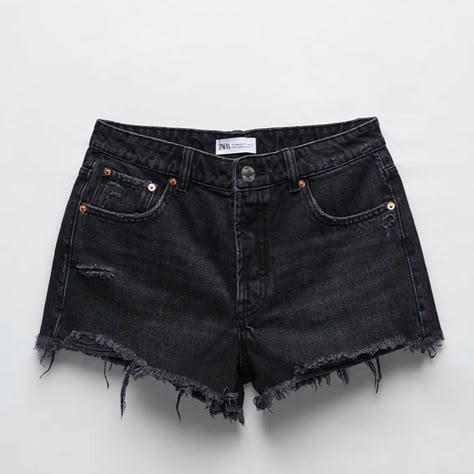 Cute Black Frayed Denim Shorts From Zara. Bought These For Summer But Never Wore Them. 34 Eur 02 Usa 24 Mex Black Shorts Jeans, Zara Denim Shorts, Jean Shorts Png, Black Denim Shorts Outfit, Black Jean Shorts Outfit, Black Jeans Summer, Shorts Png, Black Jeans Shorts, Black Ripped Shorts