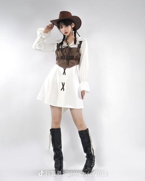 Cowboy Aesthetic Outfit, Pose Yearbook, Cowboy Outfits For Women, Wild West Outfits, Wednesday Costume, Coachella 2024, Preformance Outfits, Clueless Outfits, Rodeo Outfits