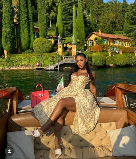 Rich Girl Aesthetic Black Women Luxury, Wealthy Lifestyle Aesthetic, Black Women In Luxury Aesthetic, Black Women Luxury Aesthetic, Vacation Baddie, Black Woman Luxury, Luxury Black Women, Black Feminity, Vaca Outfits