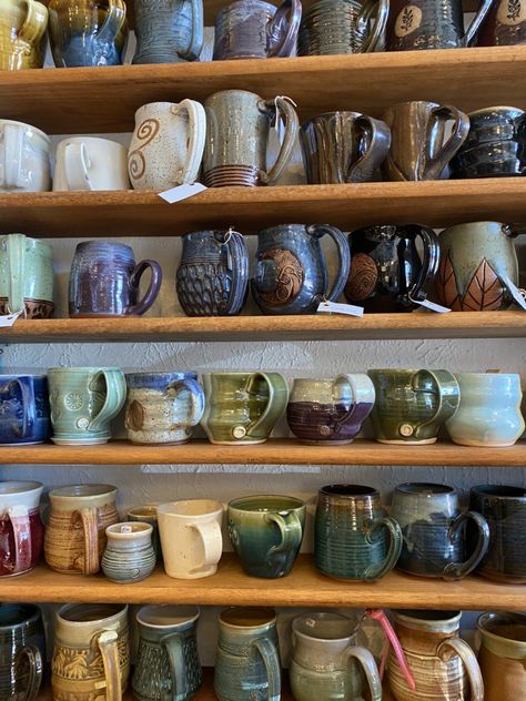 Vintage Mugs Aesthetic, Ceramics Ideas Pottery, Cute Mugs, Pottery Painting, Bits And Bobs, Dream Home Design, Future House, Clay Art, Dream Life