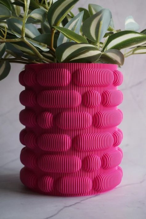 Pink Garden Decor, Modern Abstract Furniture, Planters Ideas Indoor, Plant Living Room Decor, Trendy Vases, Pot Plant Ideas, Funky Plants, Flower Pot Pottery, Art Deco Plant