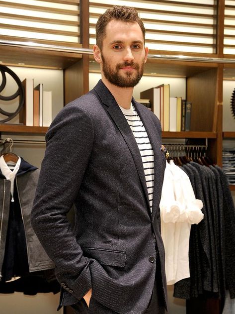 We had NBA star Kevin Love spill the most timeless menswear pieces and how to style them. Alternative Mens Fashion, Joe Johnson, Taylor Johnson, Nba Fashion, Kevin Love, Aaron Taylor, Nba Stars, Love Style, Lifestyle Fashion