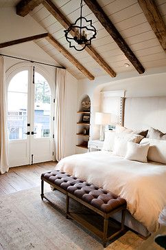 Beach House with European Flair contemporary bedroom - like natural timber against the whitewash for the poolhouse Vaulted Ceiling Bedroom, Beautiful Bedrooms Master, Metal Painting, Lots Of Windows, Bedroom Orange, Farmhouse Master, Clothes Dryer, Table Metal, Bedroom Ceiling