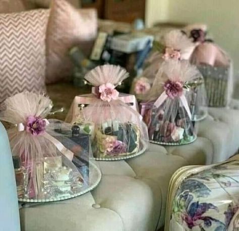 Bridal Gift Hamper, Eidi Basket For Groom, Pakistani Wedding Gifts Packing, Dua E Khair Baskets, Wedding Gift Pack For Guests, Engagement Return Gifts Indian, Engagement Hamper Ideas Muslim, Baat Pakki Gifts, Purse Packing Ideas For Wedding