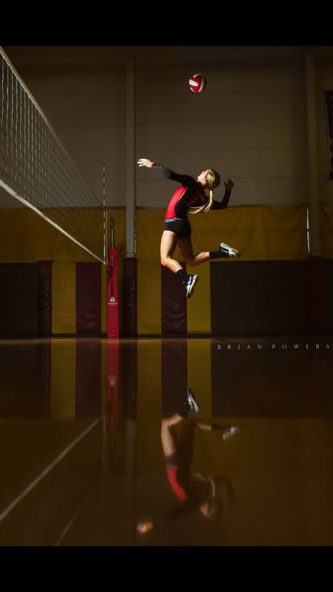 we could take a picture like this at one of the volleyball games while there  playing Soccer Drills For Kids, Volleyball Photography, Volleyball Senior Pictures, Volleyball Photos, Volleyball Poses, Cheer Athletics, Volleyball Inspiration, Volleyball Tips, Volleyball Workouts