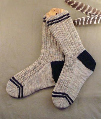 AllFreeKnitting.com - Free Knitting Patterns, Knitting Tips, How-To Knit, Videos, Hints and More! Neutral Socks, Knitted Socks Free Pattern, Diy Tricot, Argyle Socks, Hand Knit Socks, Sock Knitting Patterns, Crochet Socks, Free Socks, How To Start Knitting